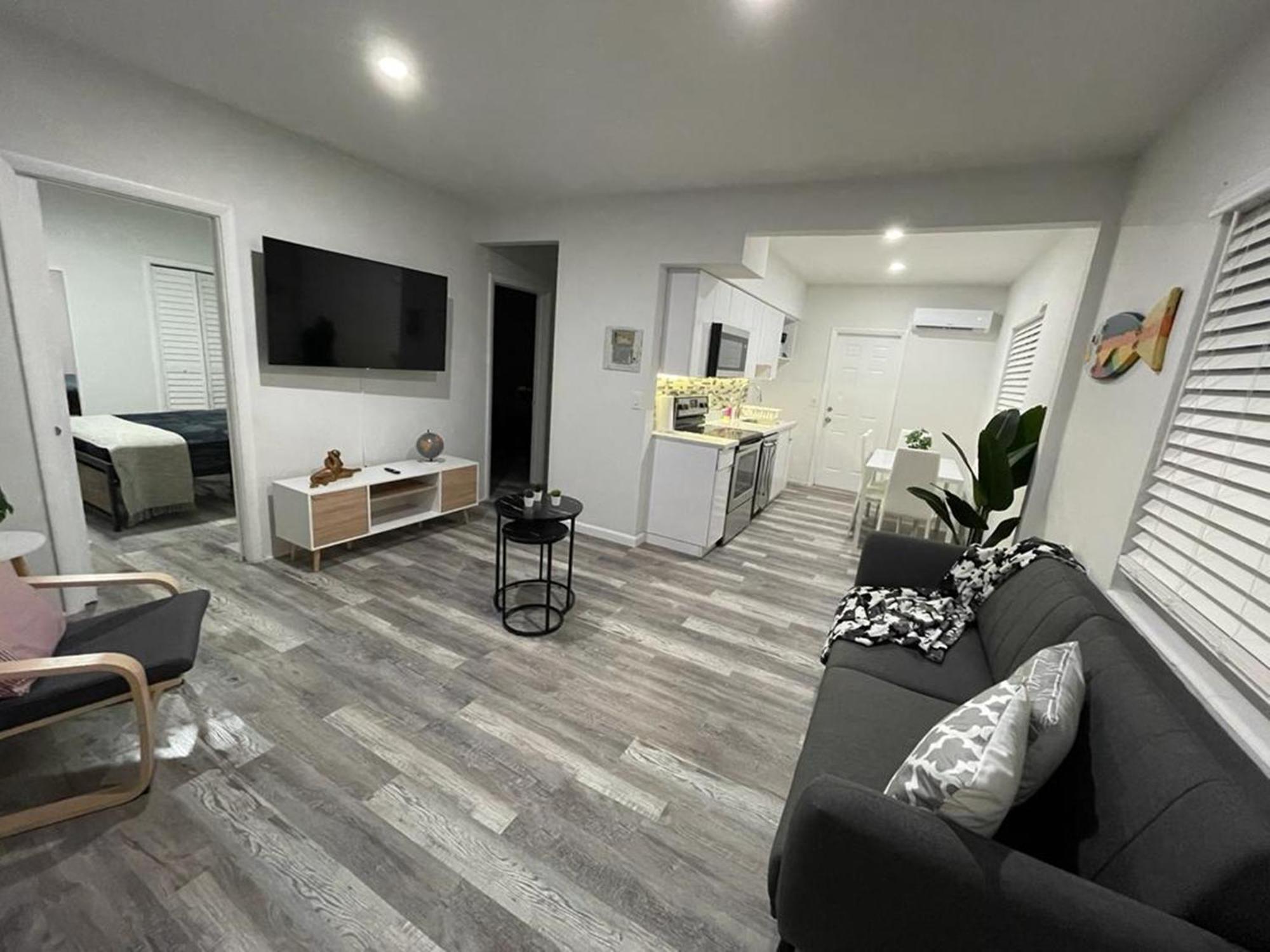 Douglas Rd Apartments Miami Exterior photo